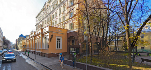 Леонтьевский 25