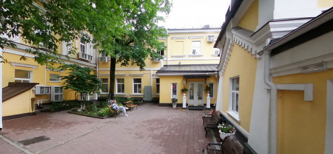 Новинский 20