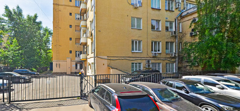 Лестева 18