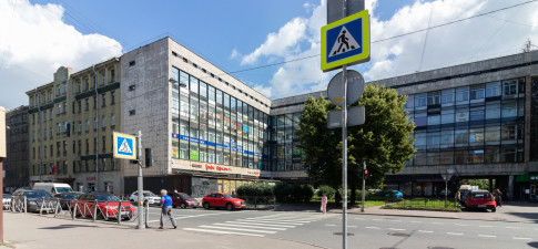 Нарвский 18