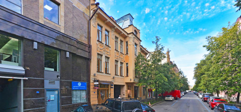 Лахтинская 4