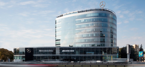 MERCEDES-BENZ PLAZA